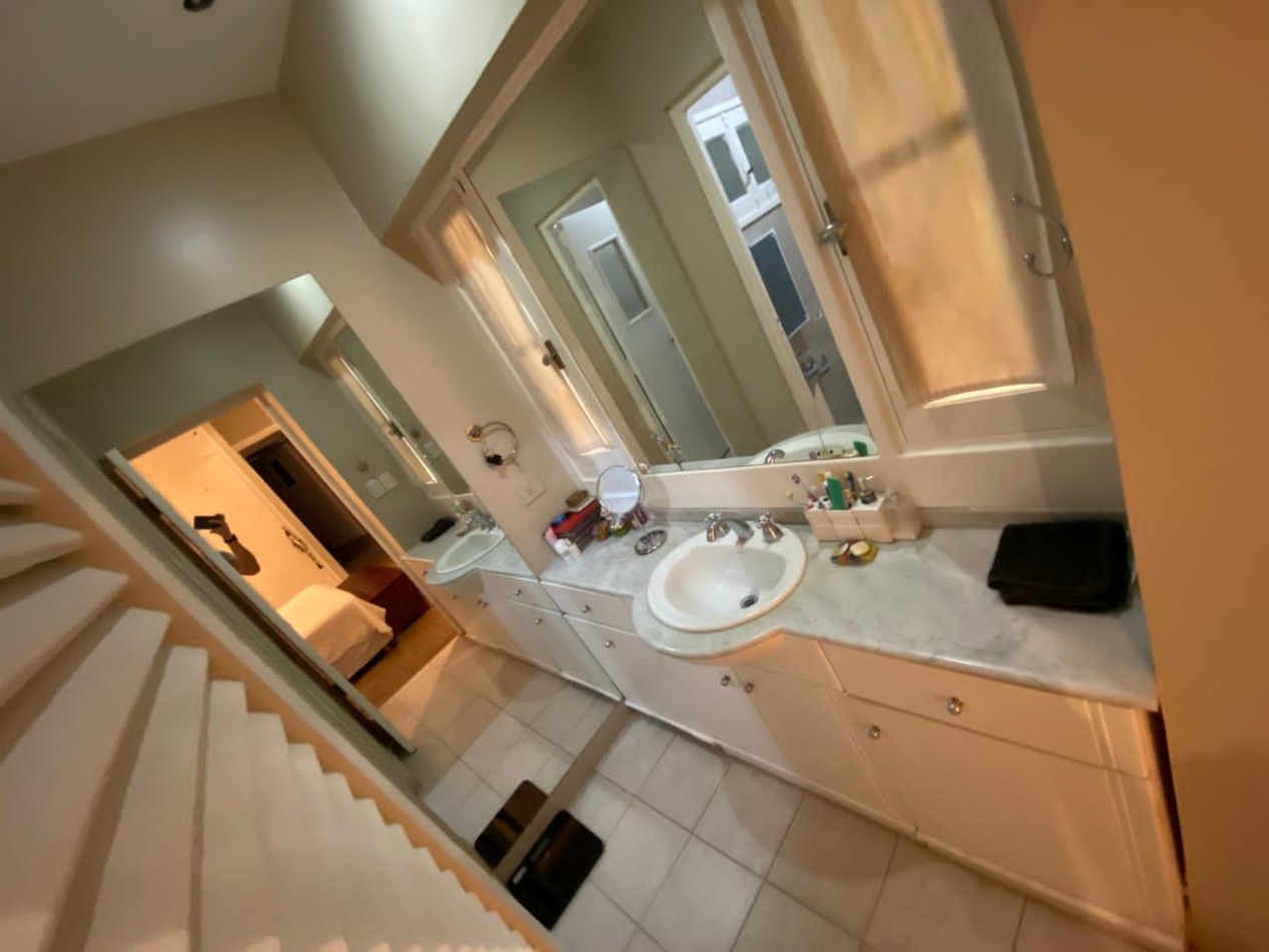 AV MATE DE LUNA 3900